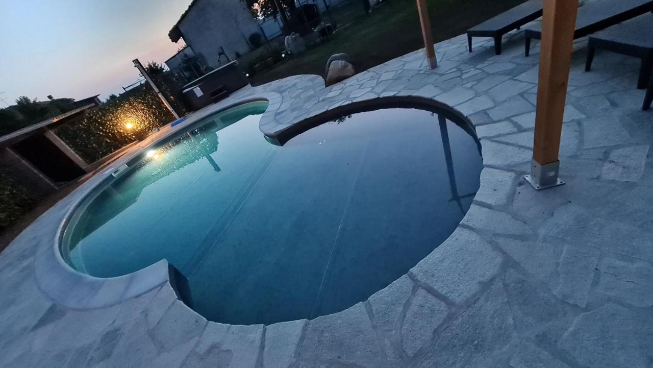 Bed and Breakfast La Tana Dei Corgi Moncrivello Exterior foto