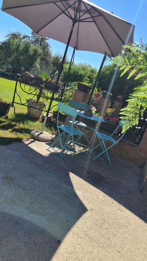 Bed and Breakfast La Tana Dei Corgi Moncrivello Exterior foto