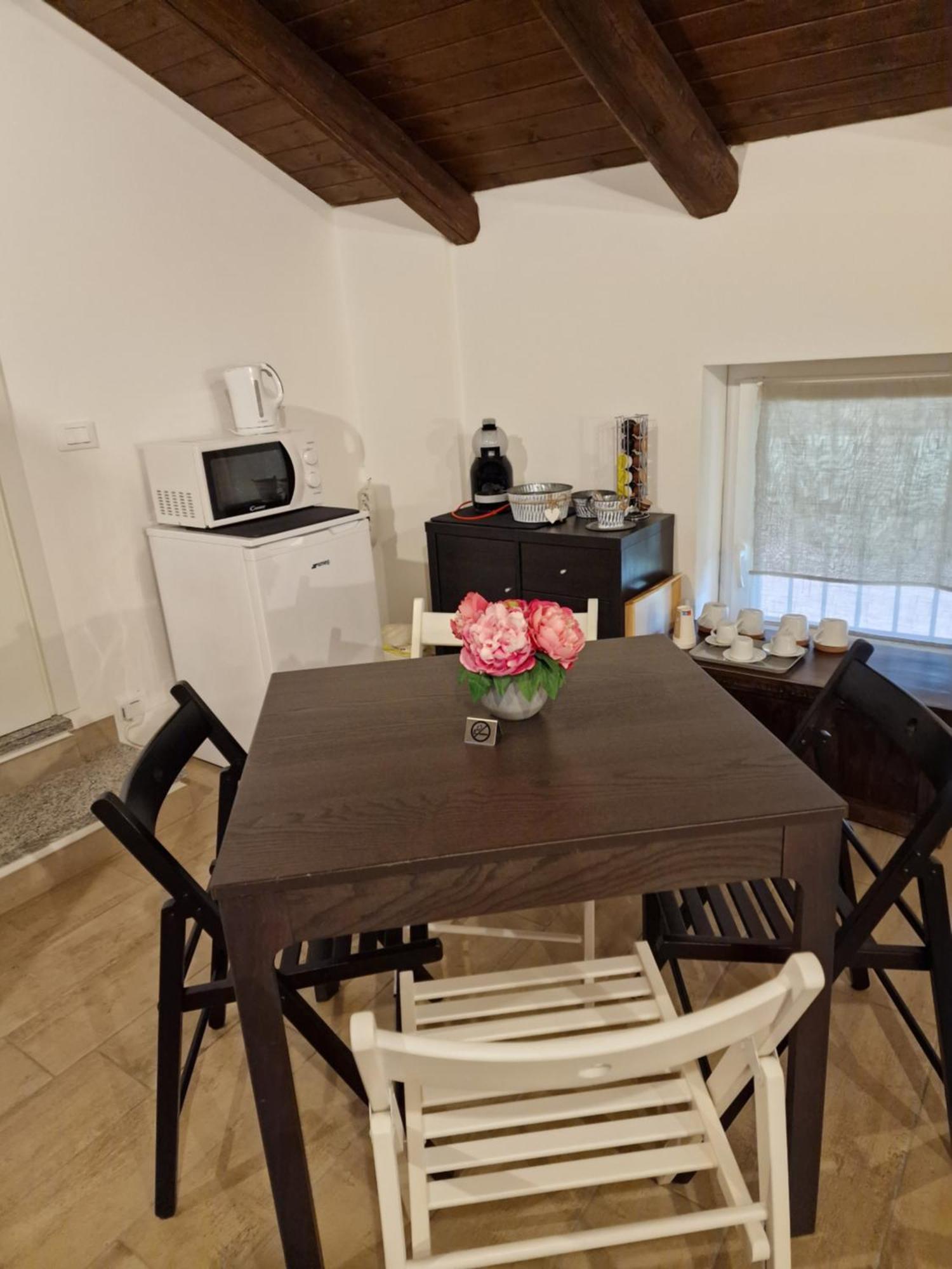 Bed and Breakfast La Tana Dei Corgi Moncrivello Habitación foto