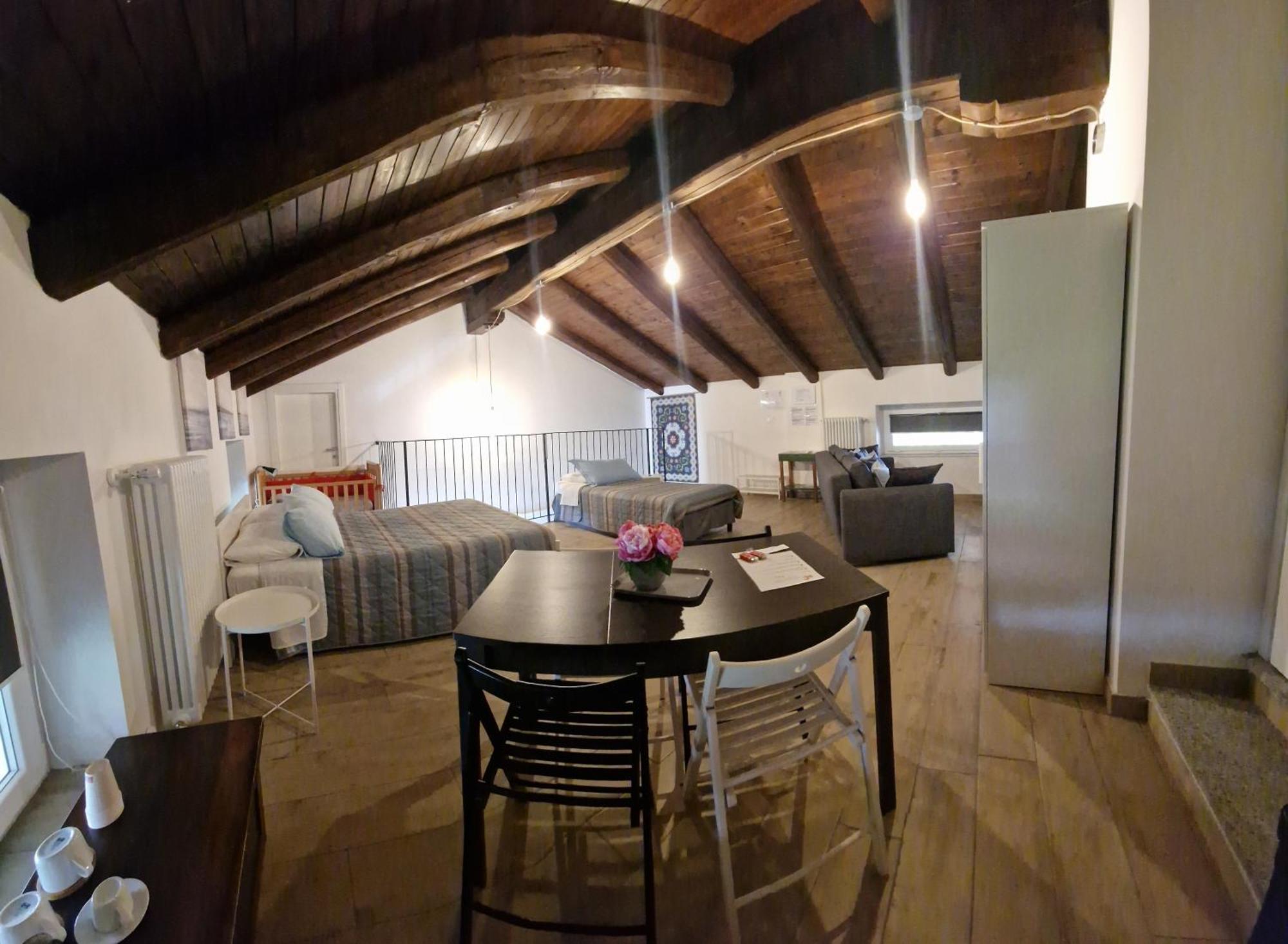 Bed and Breakfast La Tana Dei Corgi Moncrivello Exterior foto